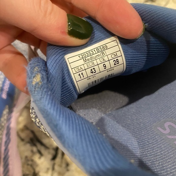 Brooks Adrenaline GTS 22 in women’s size 11 - Picture 10 of 12